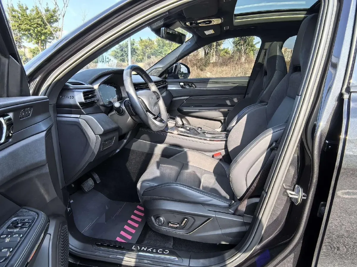 2021 LYNK&CO 01 2.0T 254HP L4 8AT,autocango,china used car exporter,china ev exporter,chinese used car exporter,chinese used ev exporter