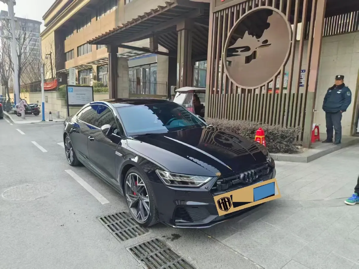2023 Audi A7L 2.0T 245HP L4 7DCT,autocango,china used car exporter,china ev exporter,chinese used car exporter,chinese used ev exporter