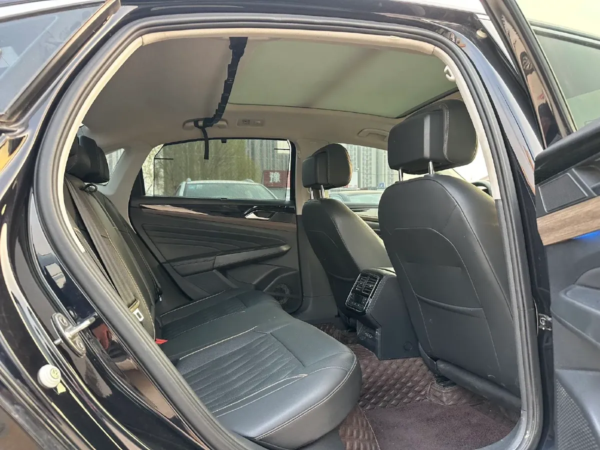 2019 Volvo V40 1.5T 152HP L4 6AT,autocango,china used car exporter,china ev exporter,chinese used car exporter,chinese used ev exporter