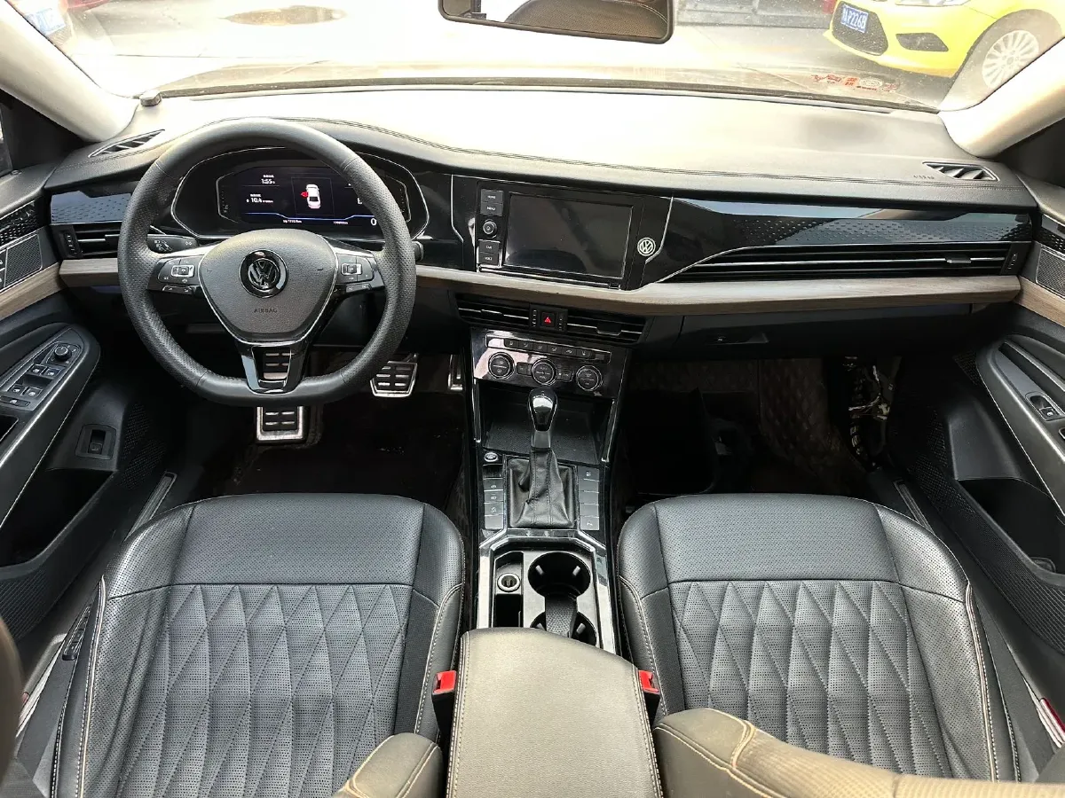 2019 Volvo V40 1.5T 152HP L4 6AT,autocango,china used car exporter,china ev exporter,chinese used car exporter,chinese used ev exporter