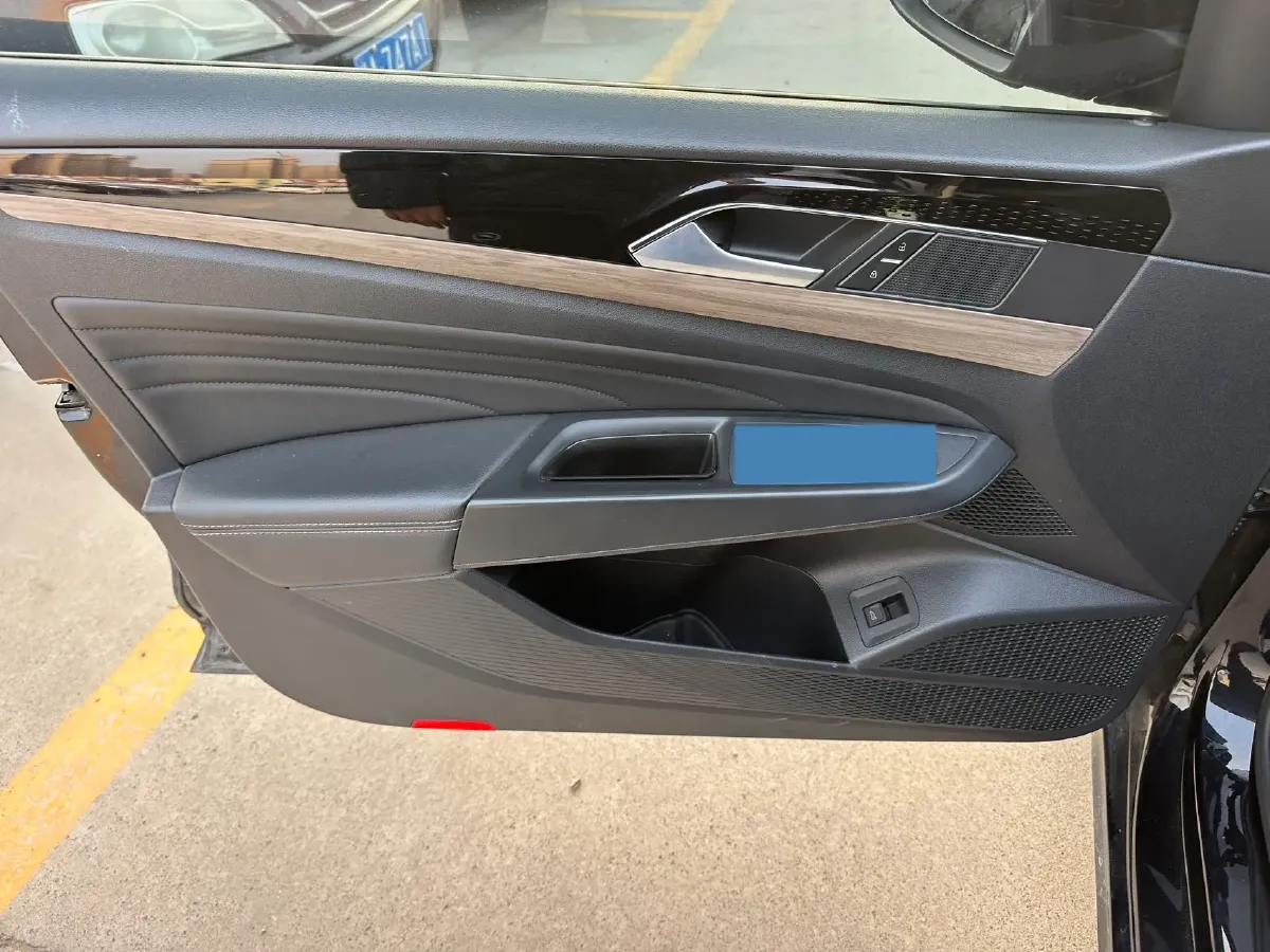 2019 Volvo V40 1.5T 152HP L4 6AT,autocango,china used car exporter,china ev exporter,chinese used car exporter,chinese used ev exporter