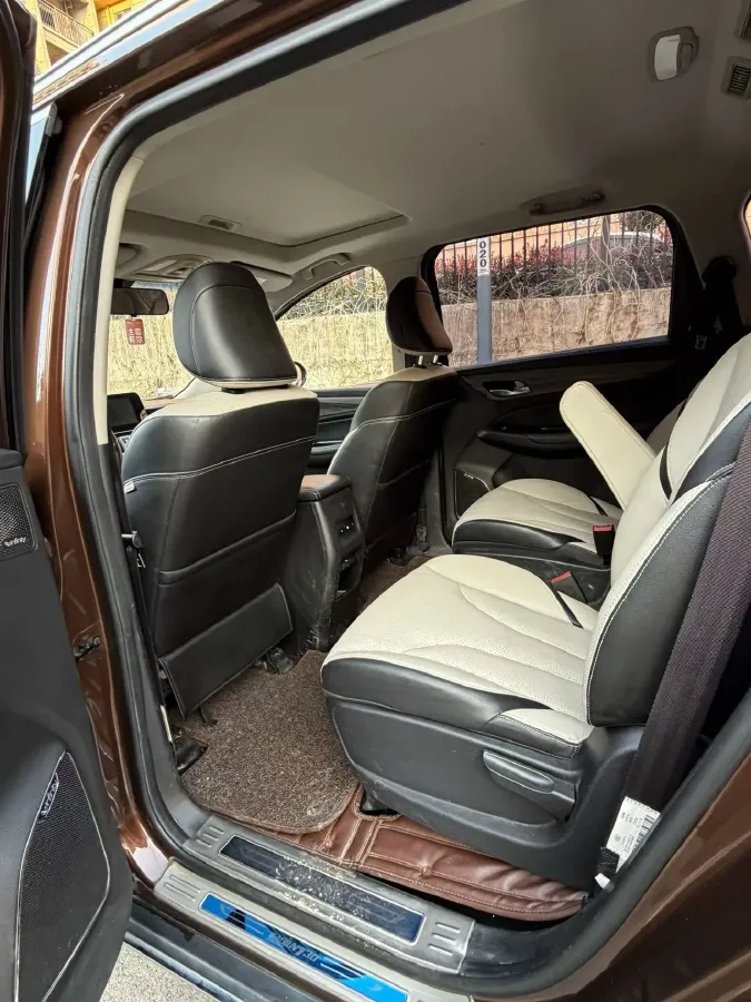 2017 BaoJun 730 1.5T 150HP L4 6DCT,autocango,china used car exporter,china ev exporter,chinese used car exporter,chinese used ev exporter