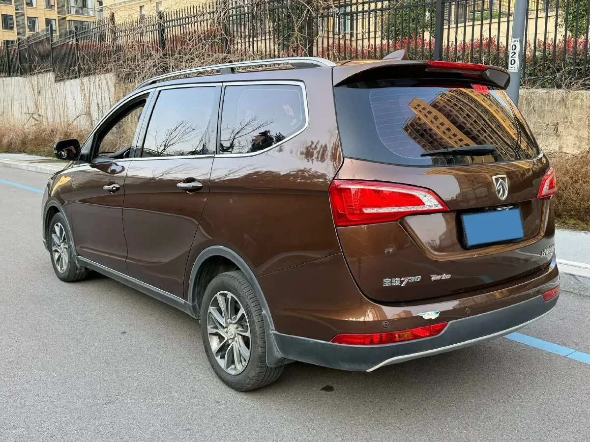 2017 BaoJun 730 1.5T 150HP L4 6DCT,autocango,china used car exporter,china ev exporter,chinese used car exporter,chinese used ev exporter