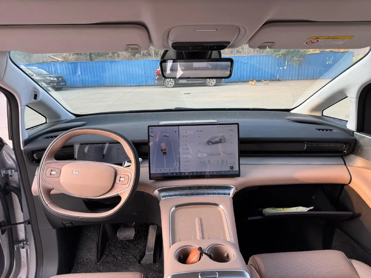 2024 Xpeng X9 BEV 84.5KWH,autocango,china used car exporter,china ev exporter,chinese used car exporter,chinese used ev exporter