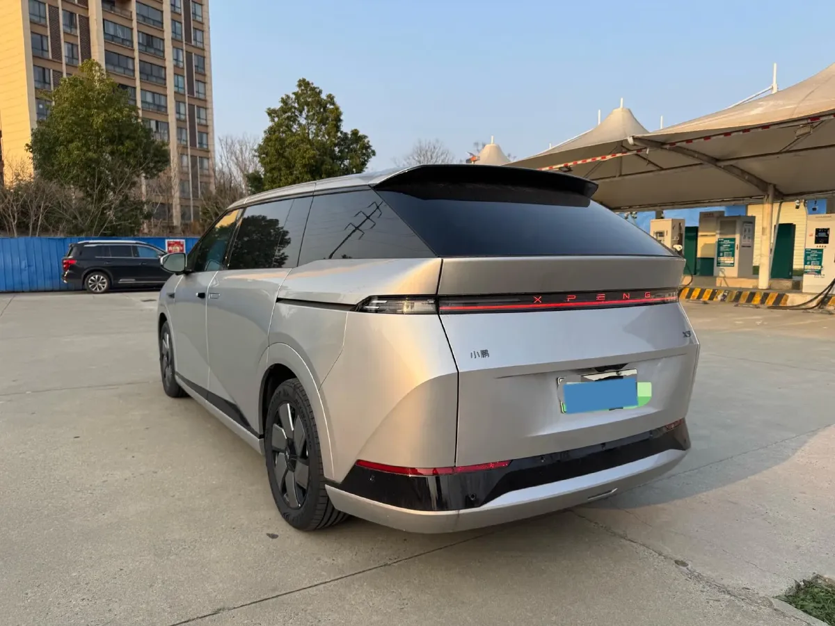 2024 Xpeng X9 BEV 84.5KWH,autocango,china used car exporter,china ev exporter,chinese used car exporter,chinese used ev exporter
