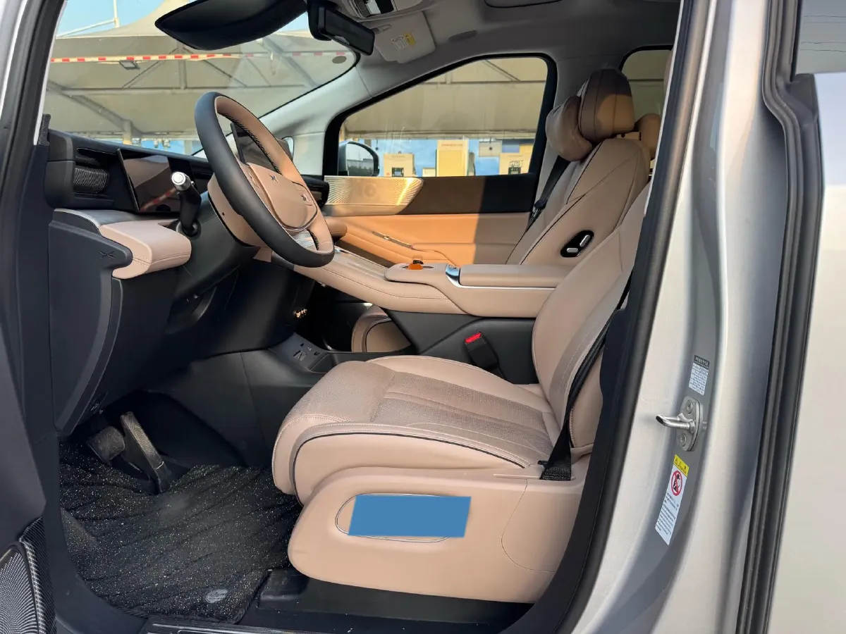 2024 Xpeng X9 BEV 84.5KWH,autocango,china used car exporter,china ev exporter,chinese used car exporter,chinese used ev exporter