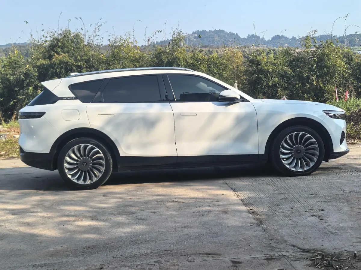 2021 Voyah FREE Range Extended 109HP REEV 33KWH,autocango,china used car exporter,china ev exporter,chinese used car exporter,chinese used ev exporter
