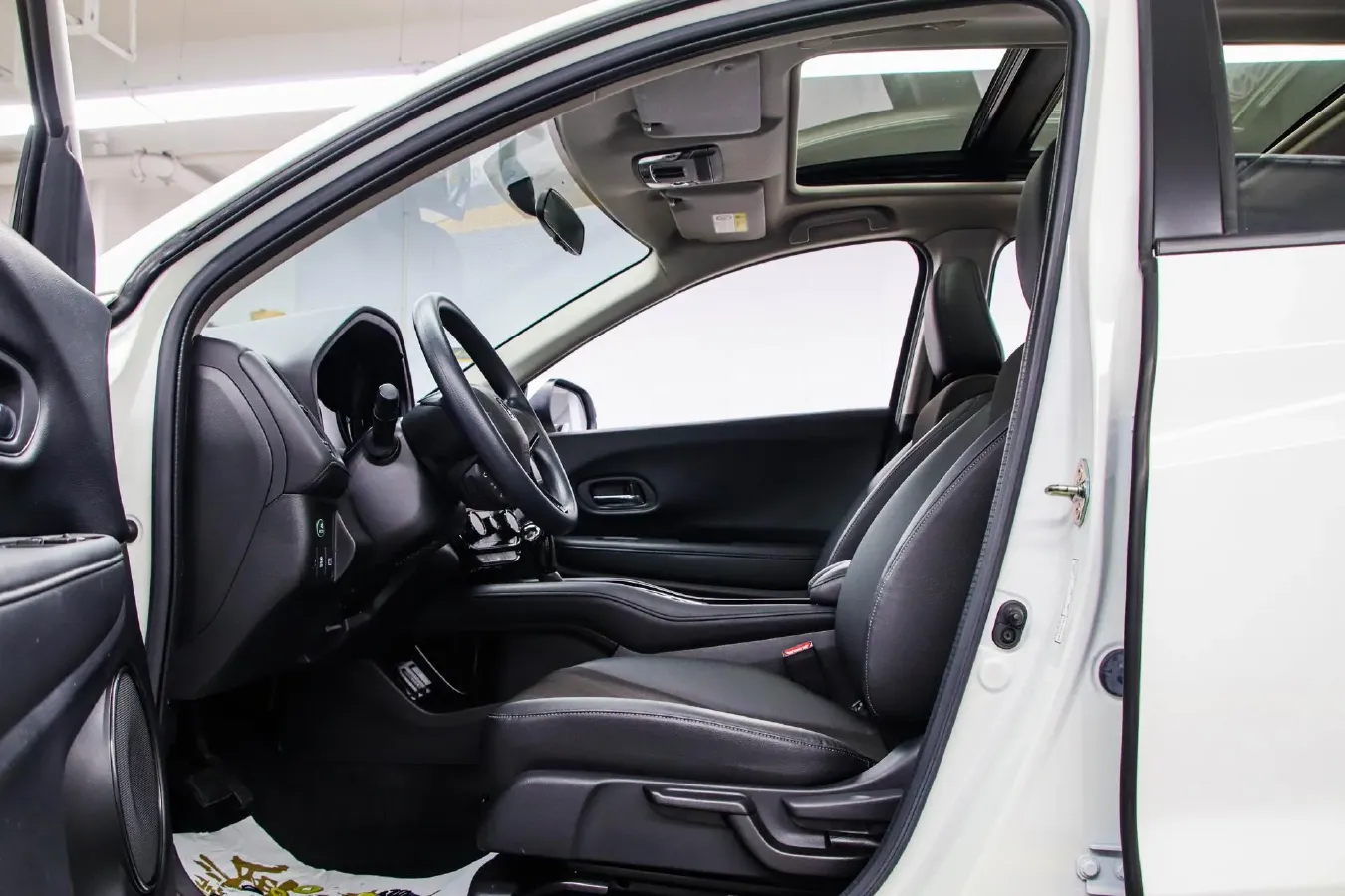 2020 Honda Vezel 1.5L 131HP L4 CVT,autocango,china used car exporter,china ev exporter,chinese used car exporter,chinese used ev exporter