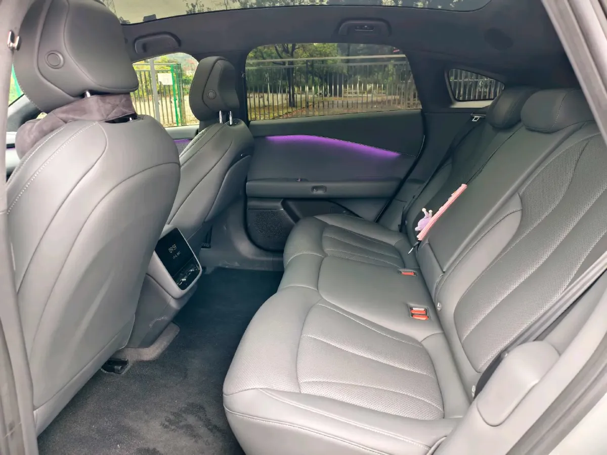 2024 Xpeng P7+ BEV 76.3KWH,autocango,china used car exporter,china ev exporter,chinese used car exporter,chinese used ev exporter