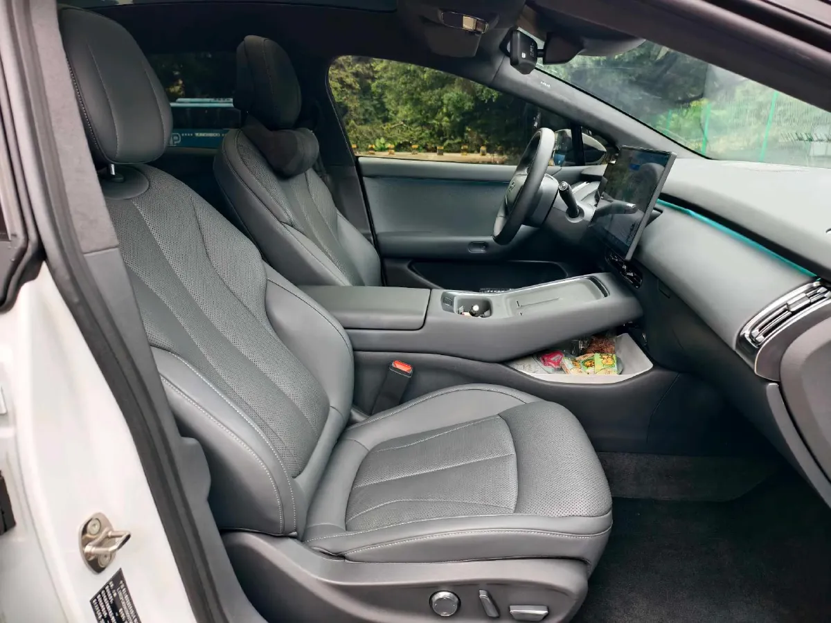 2024 Xpeng P7+ BEV 76.3KWH,autocango,china used car exporter,china ev exporter,chinese used car exporter,chinese used ev exporter