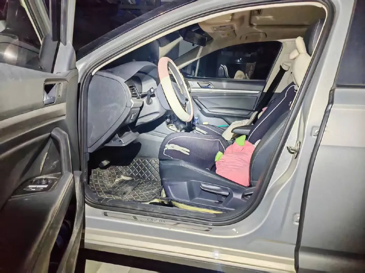 2021 Volkswagen Lavida 1.5L 113HP L4 6AT,autocango,china used car exporter,china ev exporter,chinese used car exporter,chinese used ev exporter