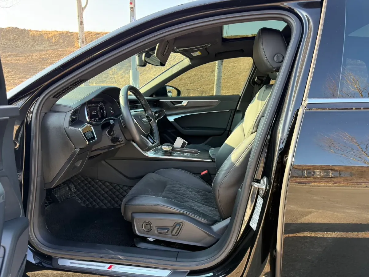 2019 Audi A6L 2.0T 224HP L4 7DCT,autocango,china used car exporter,china ev exporter,chinese used car exporter,chinese used ev exporter