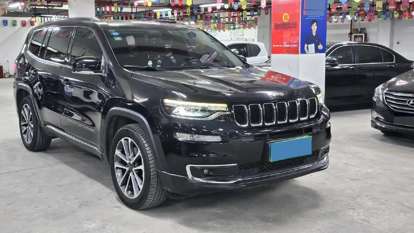 2018 Jeep Grand Commander 2.0T 265HP L4 9AT,autocango,china used car exporter,china ev exporter,chinese used car exporter,chinese used ev exporter