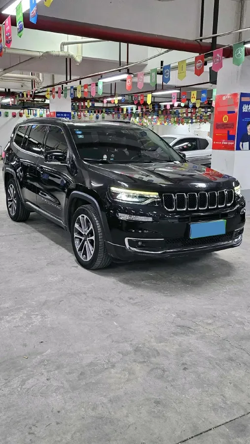 2018 Jeep Grand Commander 2.0T 265HP L4 9AT,autocango,china used car exporter,china ev exporter,chinese used car exporter,chinese used ev exporter