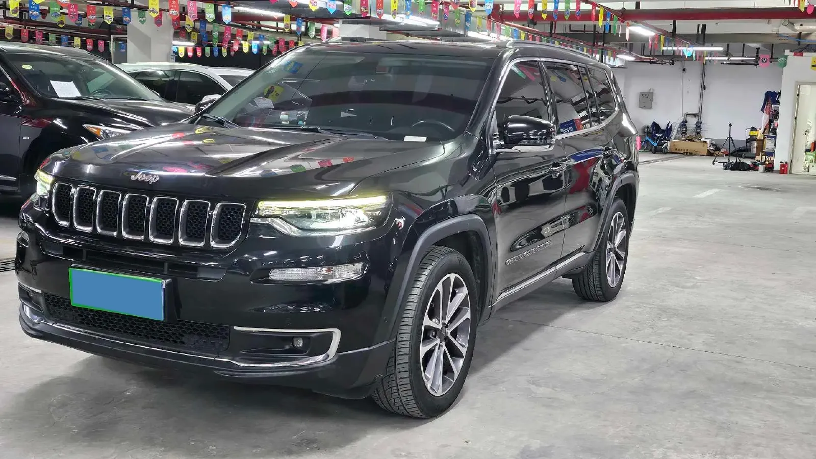2018 Jeep Grand Commander 2.0T 265HP L4 9AT,autocango,china used car exporter,china ev exporter,chinese used car exporter,chinese used ev exporter