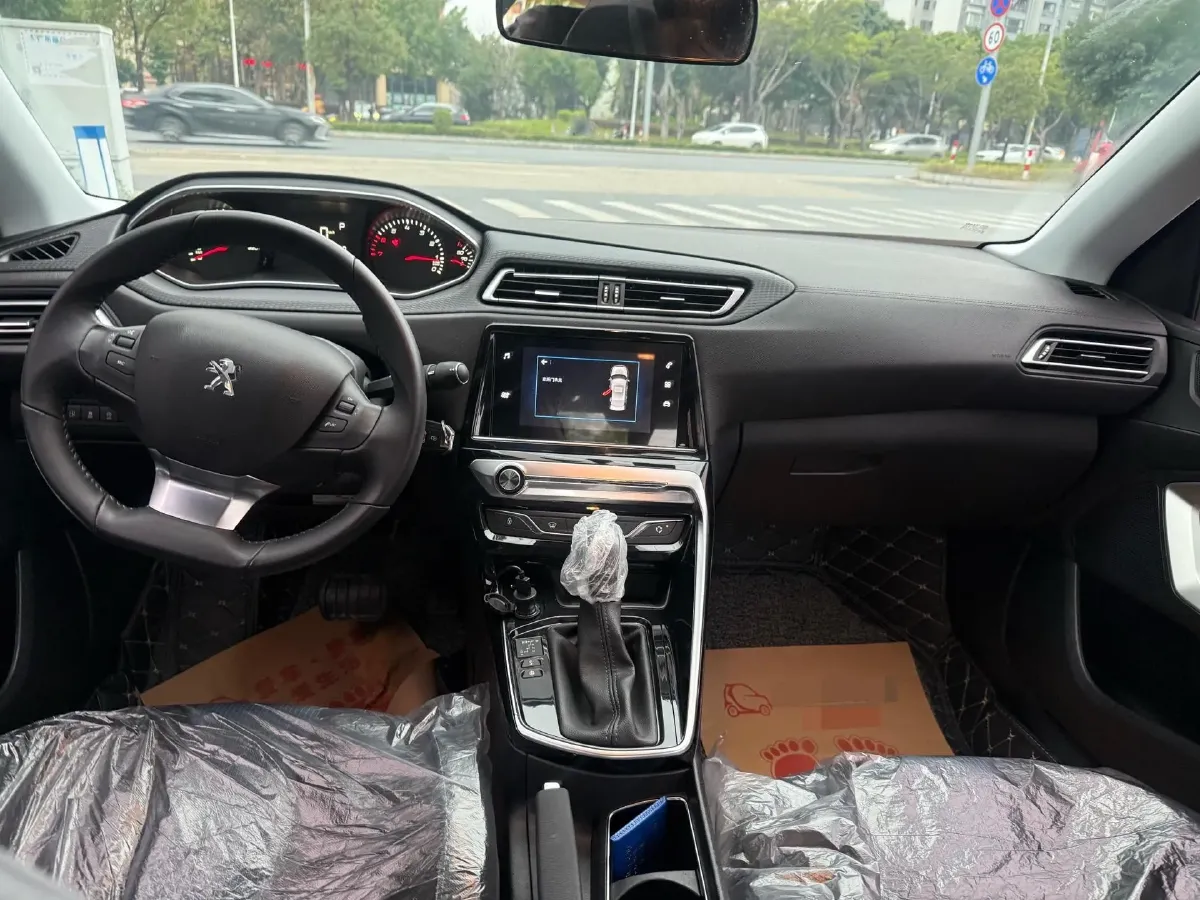 2018 Peugeot 308 1.2T 136HP L3 6AT,autocango,china used car exporter,china ev exporter,chinese used car exporter,chinese used ev exporter