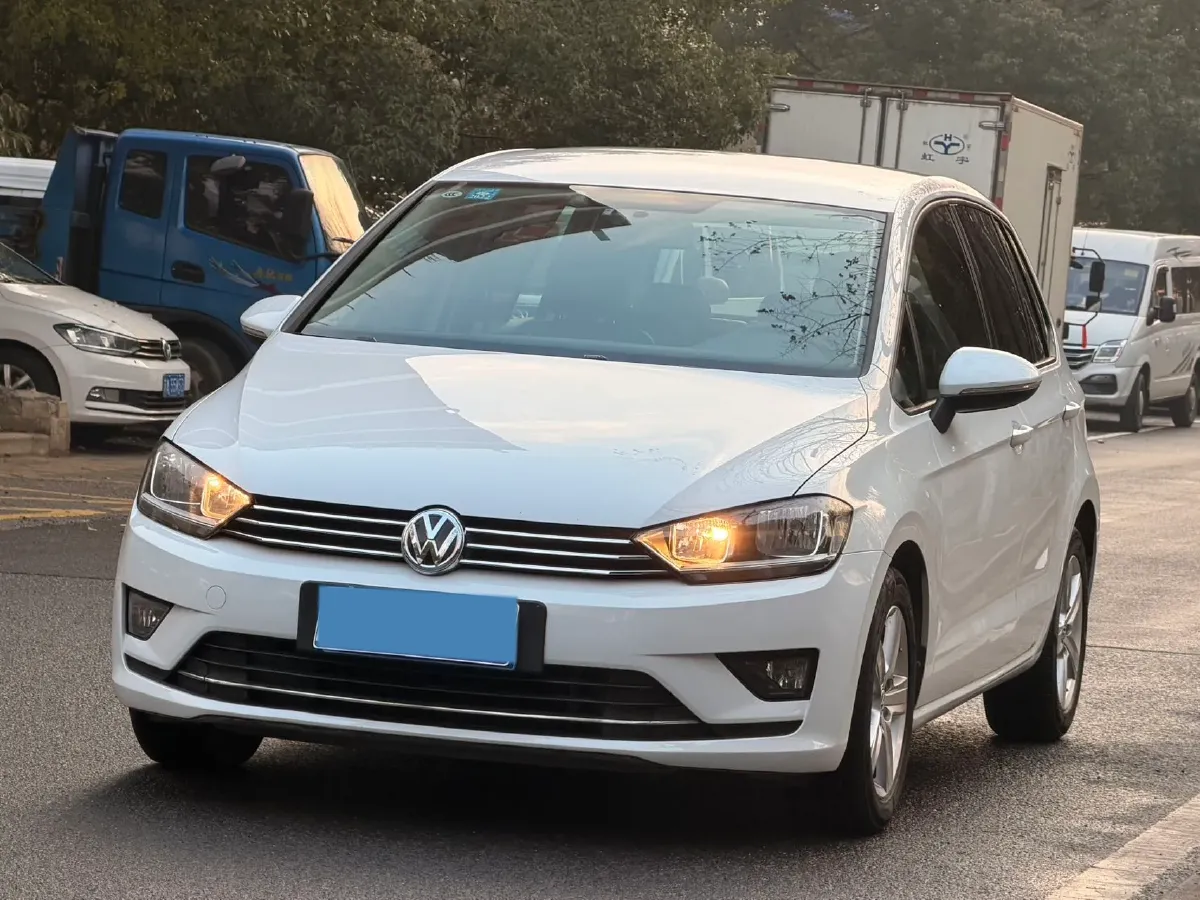 2018 Volkswagen Golf Sportsvan 1.6L 110HP L4 6AT,autocango,china used car exporter,china ev exporter,chinese used car exporter,chinese used ev exporter