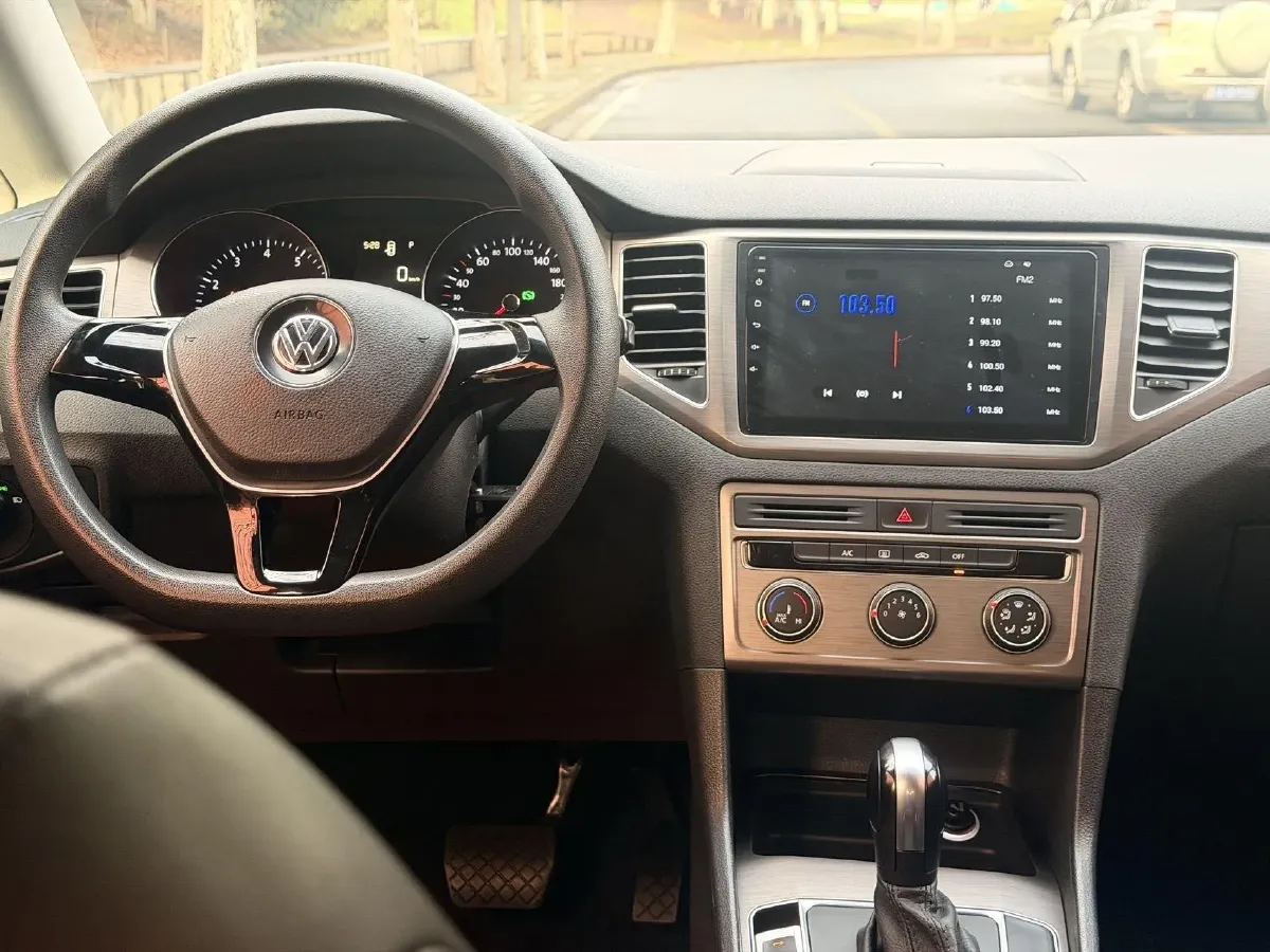 2018 Volkswagen Golf Sportsvan 1.6L 110HP L4 6AT,autocango,china used car exporter,china ev exporter,chinese used car exporter,chinese used ev exporter