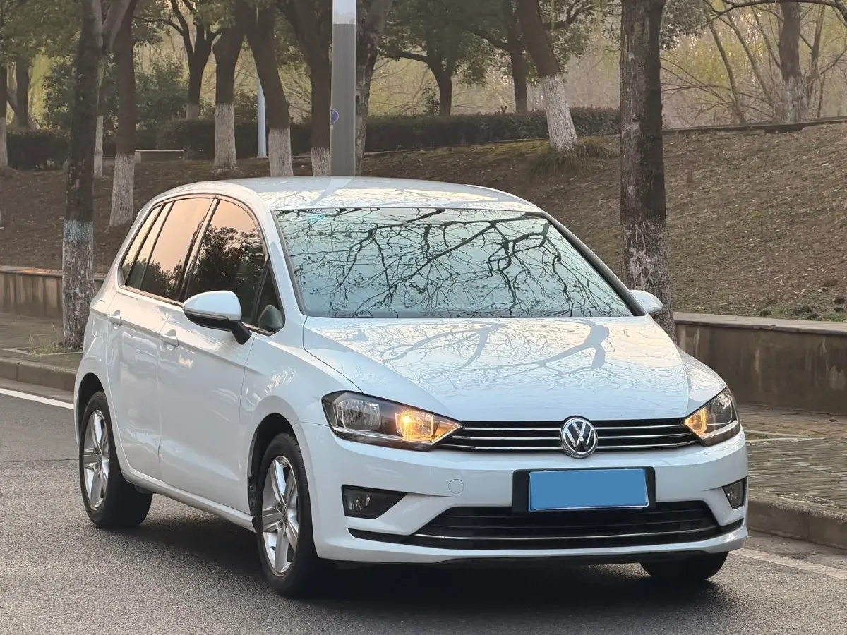 2018 Volkswagen Golf Sportsvan 1.6L 110HP L4 6AT,autocango,china used car exporter,china ev exporter,chinese used car exporter,chinese used ev exporter