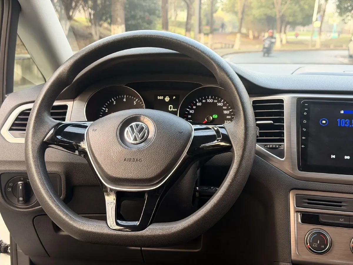 2018 Volkswagen Golf Sportsvan 1.6L 110HP L4 6AT,autocango,china used car exporter,china ev exporter,chinese used car exporter,chinese used ev exporter