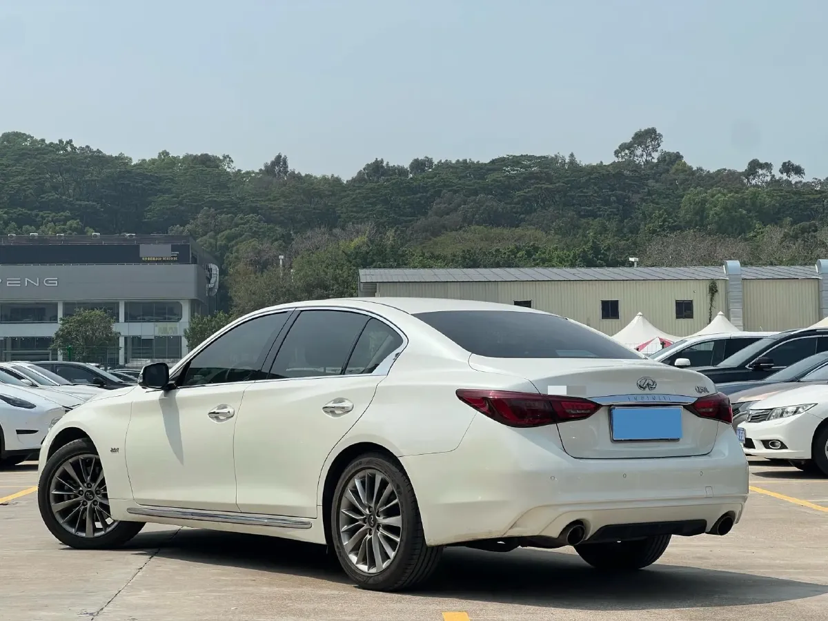 2018 Jeep Grand Commander 2.0T 265HP L4 9AT,autocango,china used car exporter,china ev exporter,chinese used car exporter,chinese used ev exporter