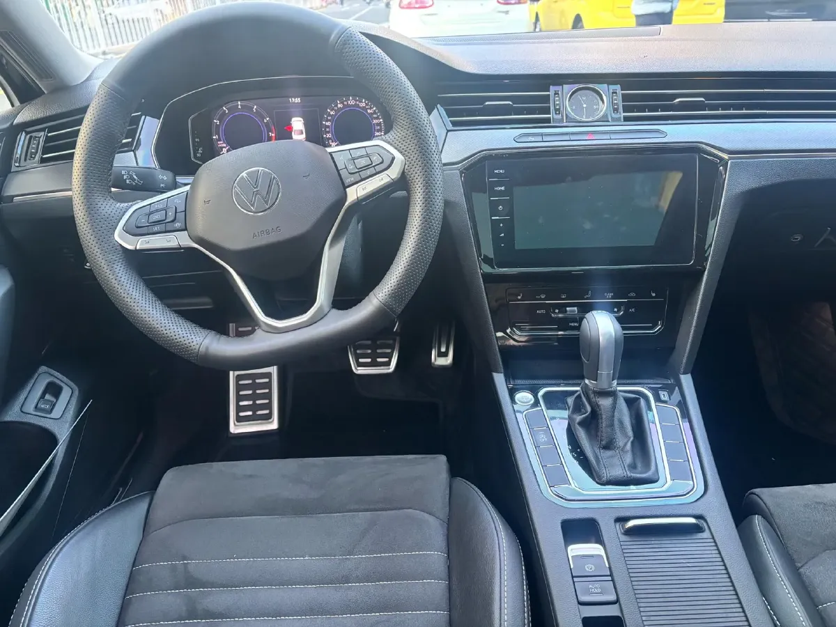 2020 Volkswagen Magotan 2.0T 186HP L4 7DCT,autocango,china used car exporter,china ev exporter,chinese used car exporter,chinese used ev exporter