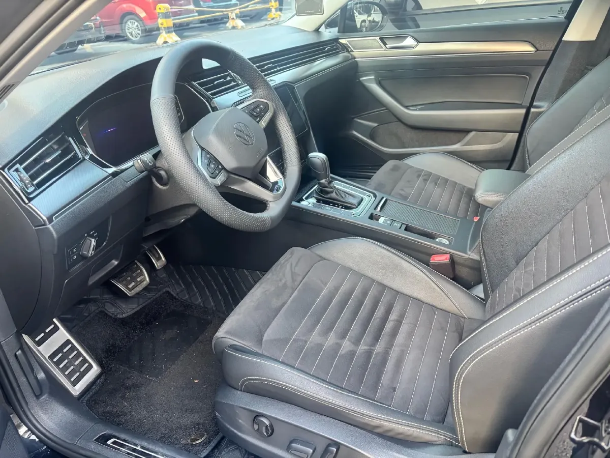 2020 Volkswagen Magotan 2.0T 186HP L4 7DCT,autocango,china used car exporter,china ev exporter,chinese used car exporter,chinese used ev exporter