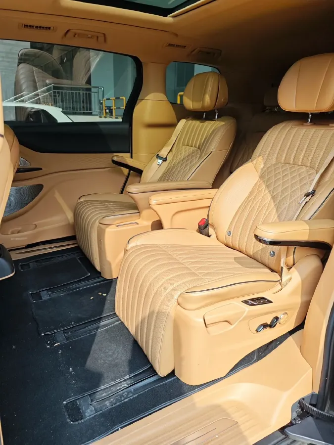 2022 Voyah Dream 1.5T 136HP L4 PHEV 25.57KWH,autocango,china used car exporter,china ev exporter,chinese used car exporter,chinese used ev exporter