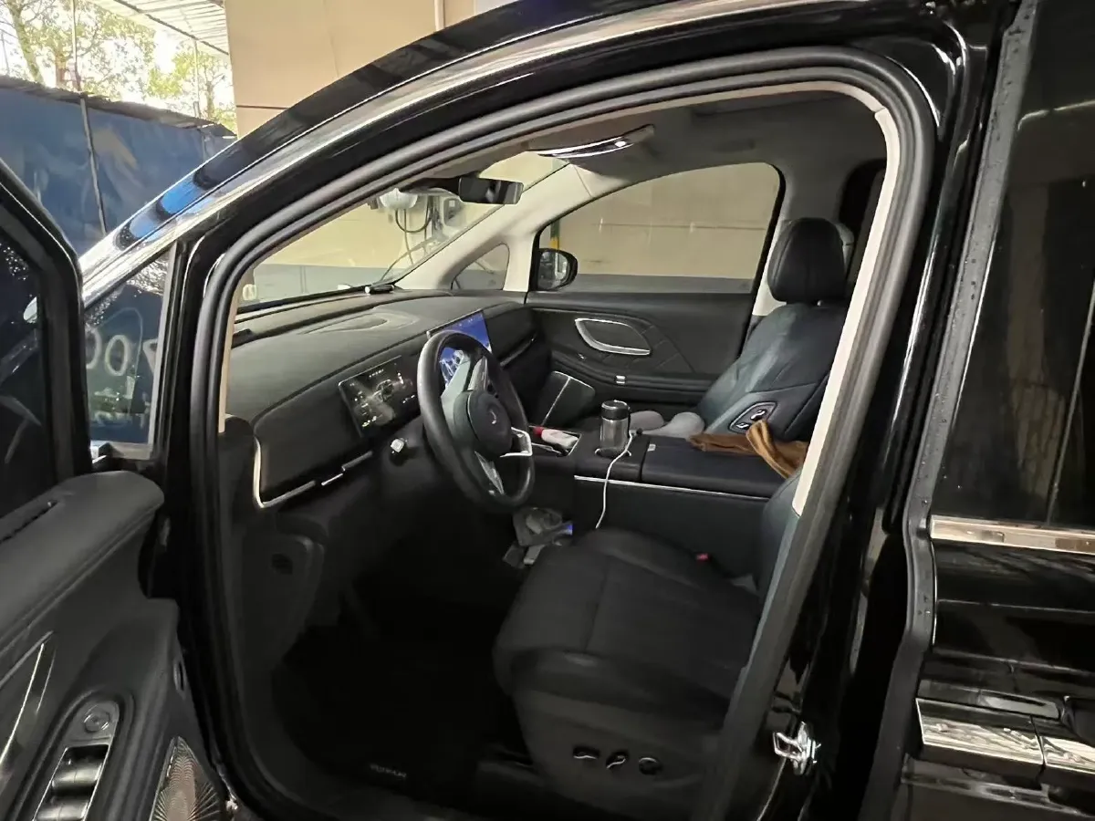 2026 Voyah Dream 1.5T 150HP L4 PHEV,autocango,china used car exporter,china ev exporter,chinese used car exporter,chinese used ev exporter