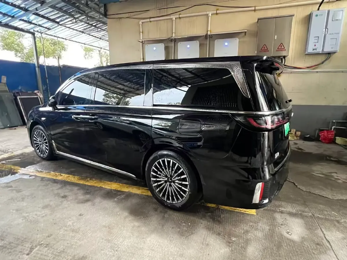 2026 Voyah Dream 1.5T 150HP L4 PHEV,autocango,china used car exporter,china ev exporter,chinese used car exporter,chinese used ev exporter