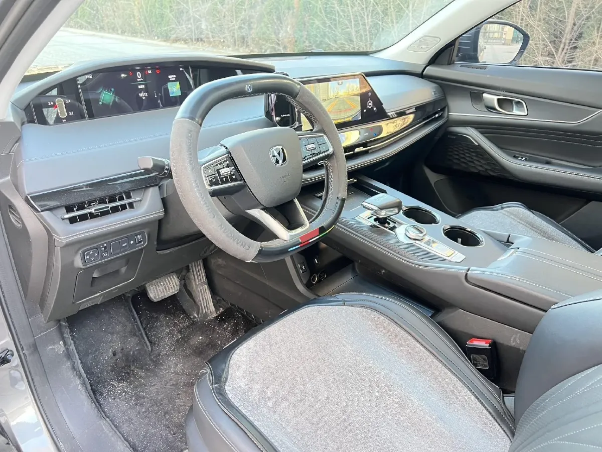 2023 ChangAn UNI-K 2.0T 233HP L4 8AT,autocango,china used car exporter,china ev exporter,chinese used car exporter,chinese used ev exporter