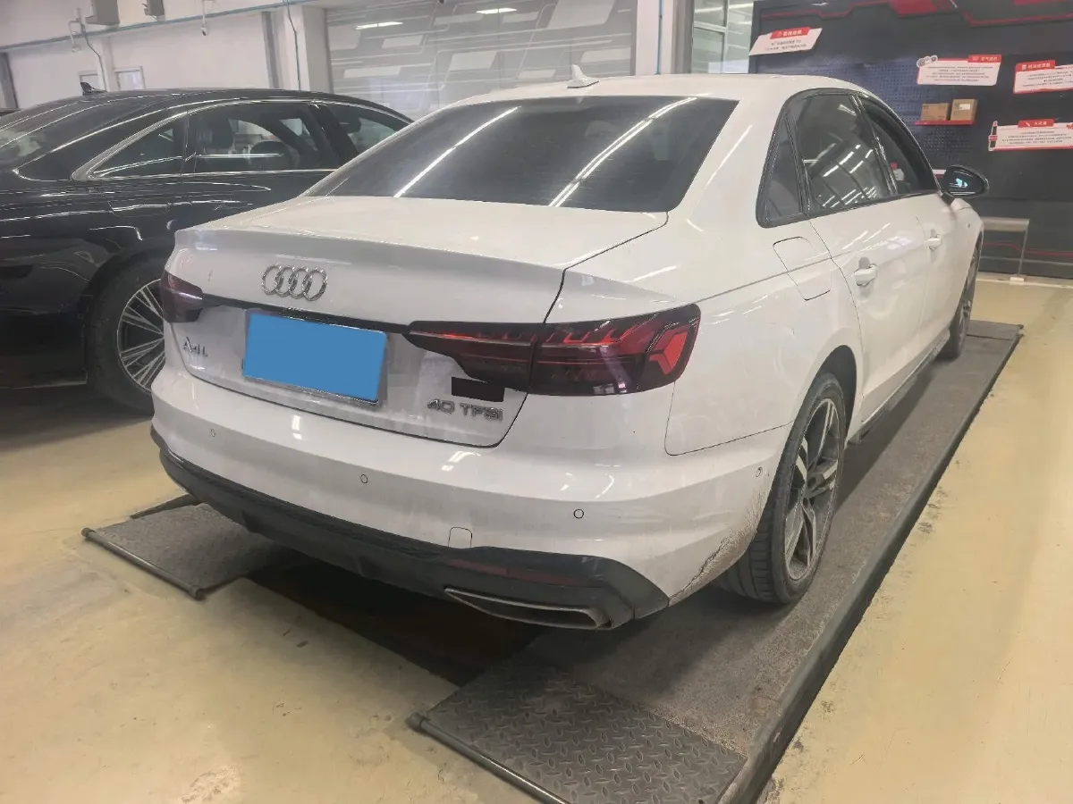 2022 Audi A4L 2.0T 190HP L4 7DCT,autocango,china used car exporter,china ev exporter,chinese used car exporter,chinese used ev exporter