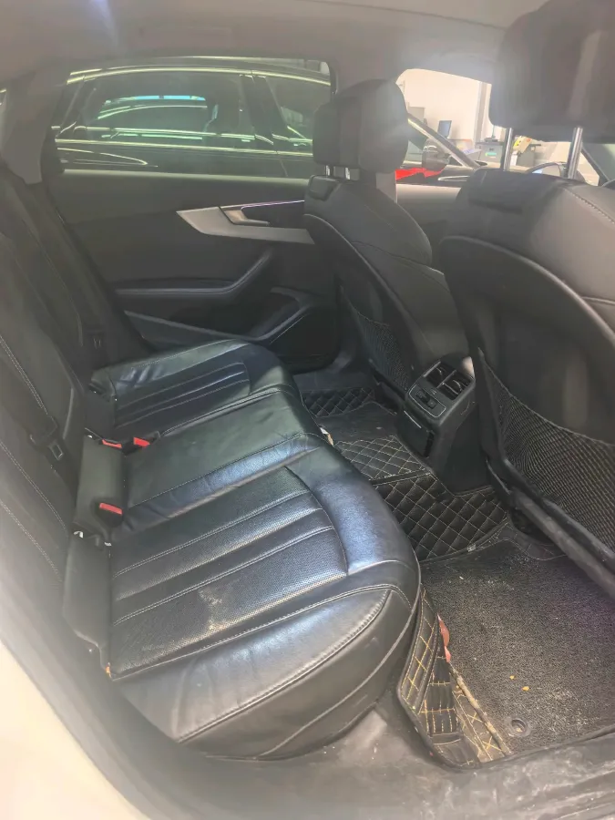 2022 Audi A4L 2.0T 190HP L4 7DCT,autocango,china used car exporter,china ev exporter,chinese used car exporter,chinese used ev exporter