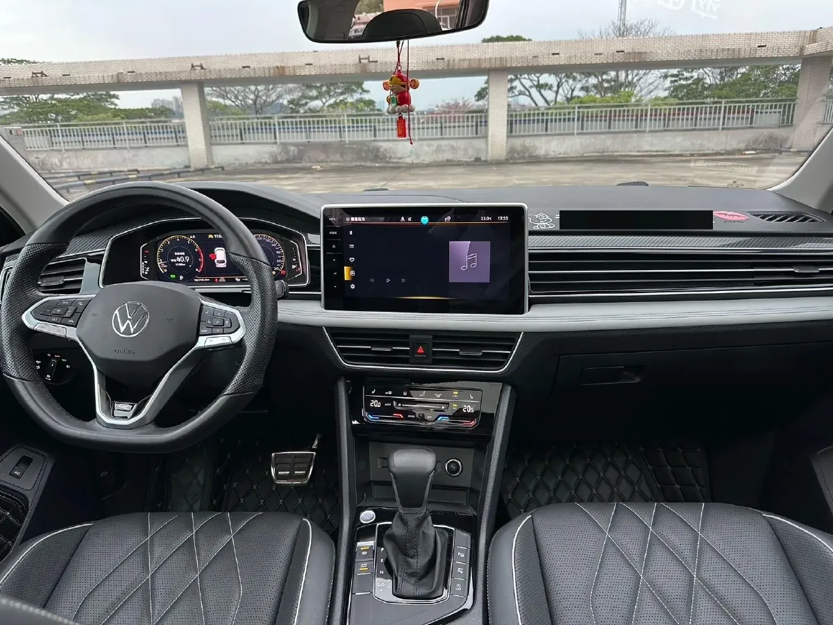 2024 Volkswagen Tiguan L 2.0T 186HP L4 7DCT,autocango,china used car exporter,china ev exporter,chinese used car exporter,chinese used ev exporter