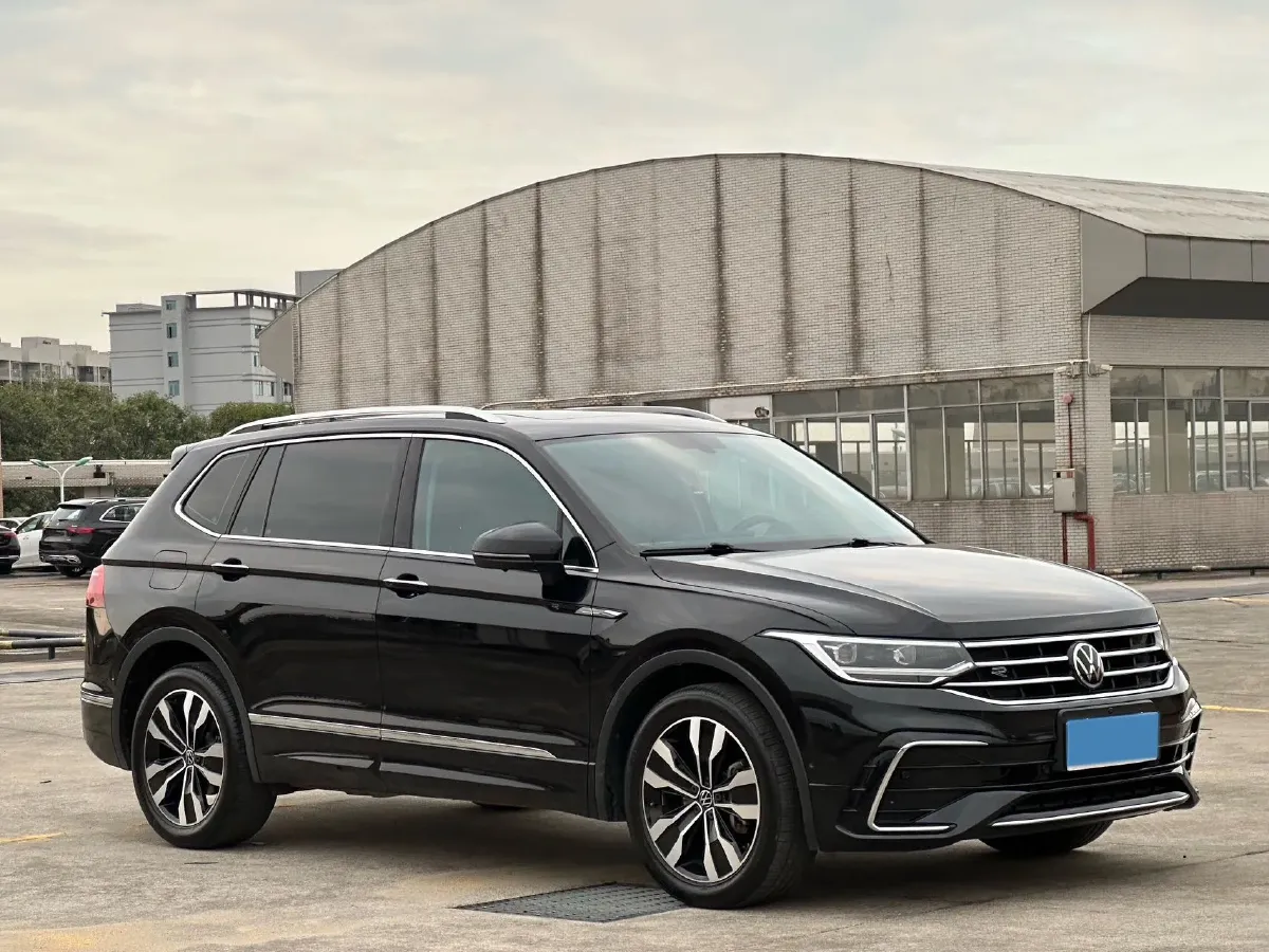 2024 Volkswagen Tiguan L 2.0T 186HP L4 7DCT,autocango,china used car exporter,china ev exporter,chinese used car exporter,chinese used ev exporter