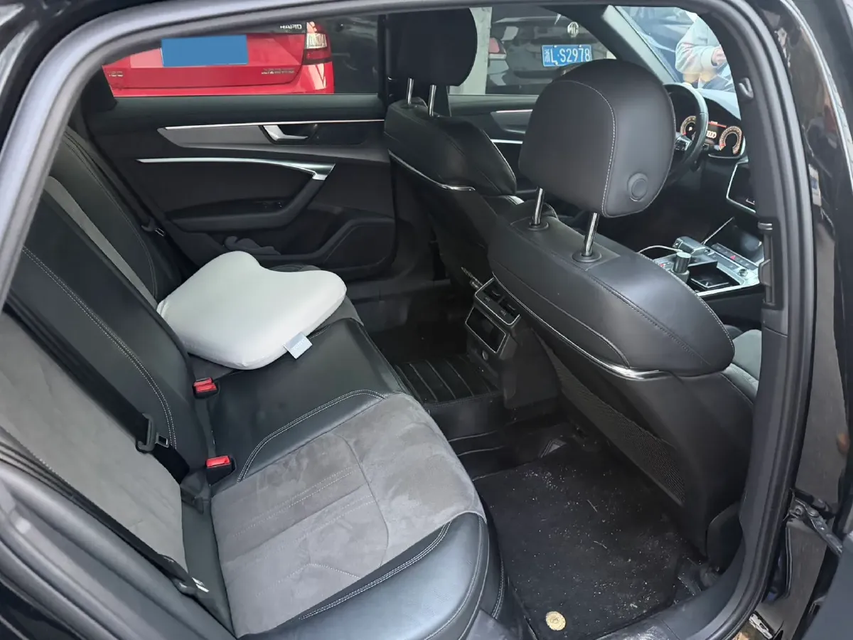 2022 Audi A6L 2.0T 224HP L4 7DCT,autocango,china used car exporter,china ev exporter,chinese used car exporter,chinese used ev exporter