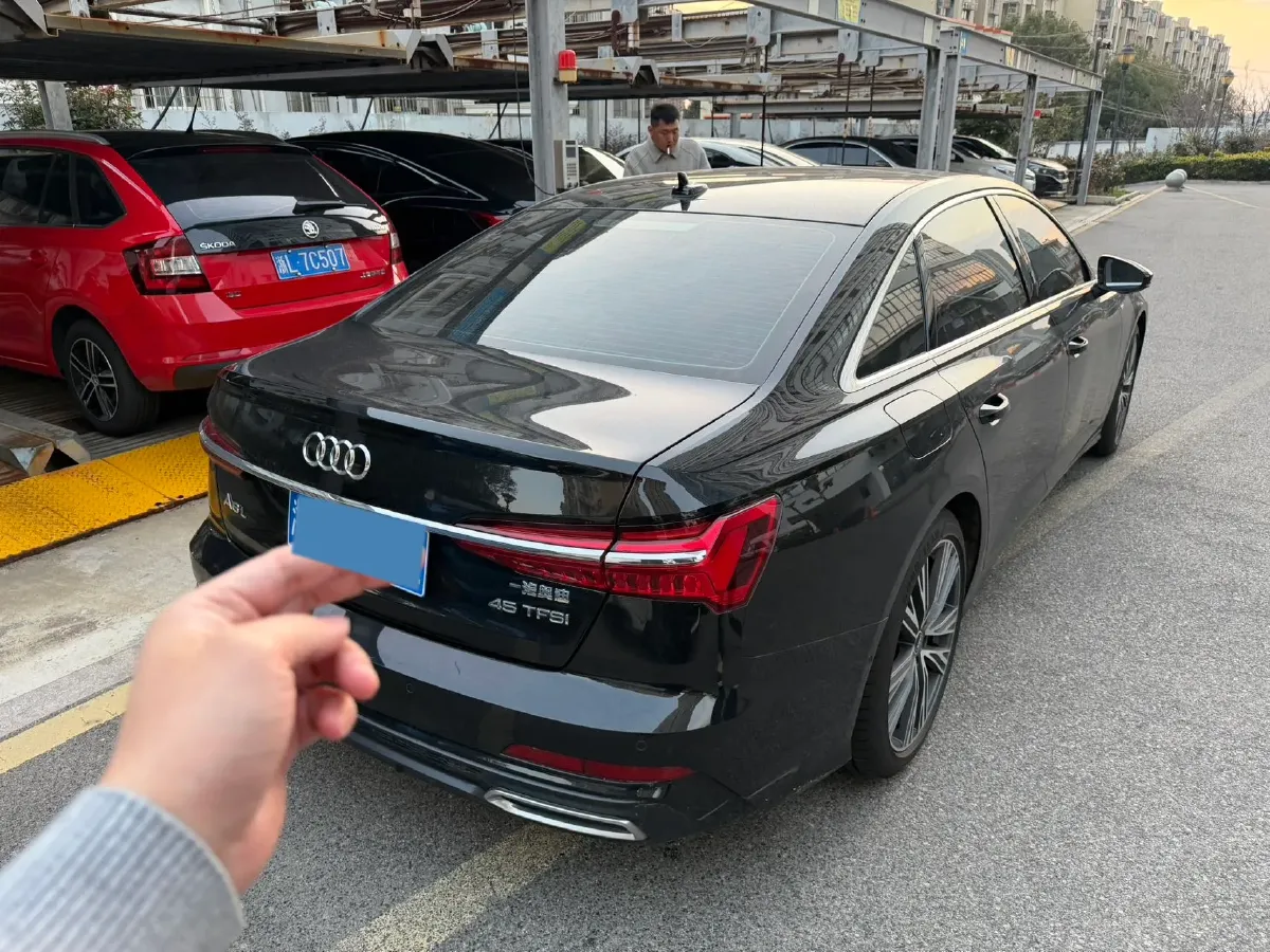 2022 Audi A6L 2.0T 224HP L4 7DCT,autocango,china used car exporter,china ev exporter,chinese used car exporter,chinese used ev exporter