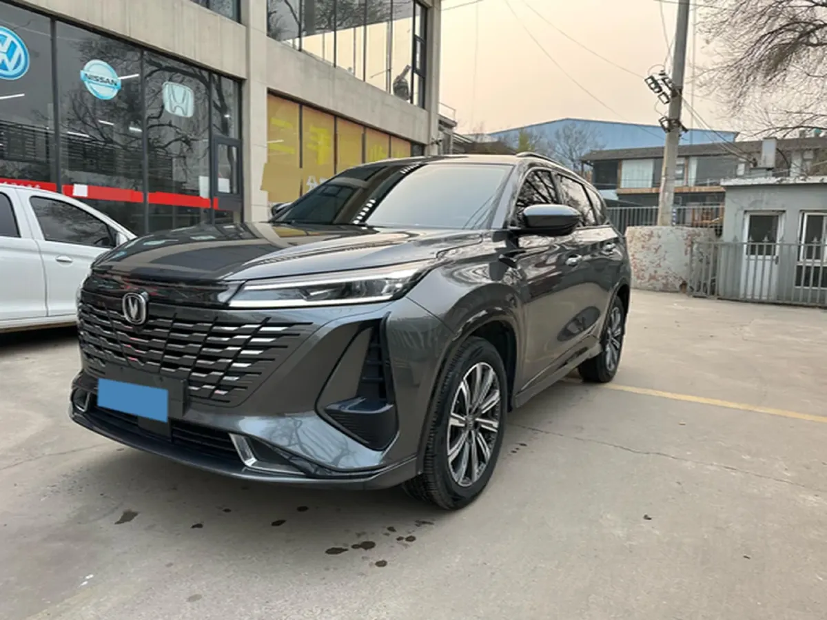 2023 ChangAn CS75 Plus 1.5T 188HP L4 8AT,autocango,china used car exporter,china ev exporter,chinese used car exporter,chinese used ev exporter