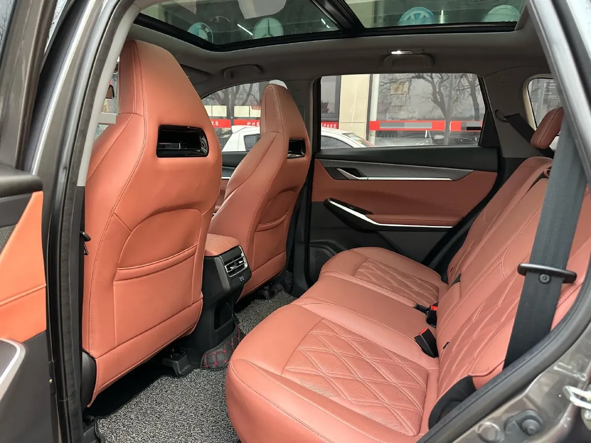 2023 ChangAn CS75 Plus 1.5T 188HP L4 8AT,autocango,china used car exporter,china ev exporter,chinese used car exporter,chinese used ev exporter