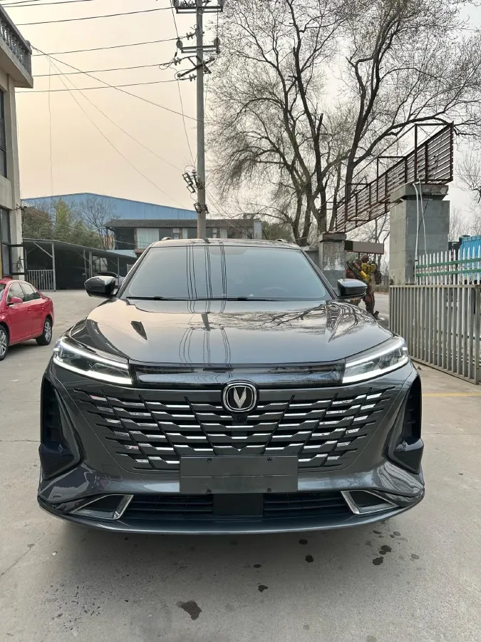 2023 ChangAn CS75 Plus 1.5T 188HP L4 8AT,autocango,china used car exporter,china ev exporter,chinese used car exporter,chinese used ev exporter