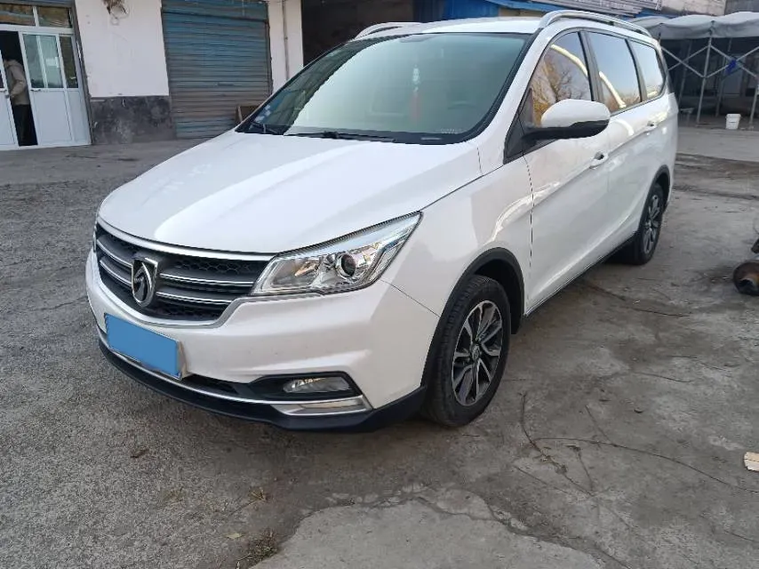 2021 BaoJun 730 1.5L 105HP L4 6MT,autocango,china used car exporter,china ev exporter,chinese used car exporter,chinese used ev exporter