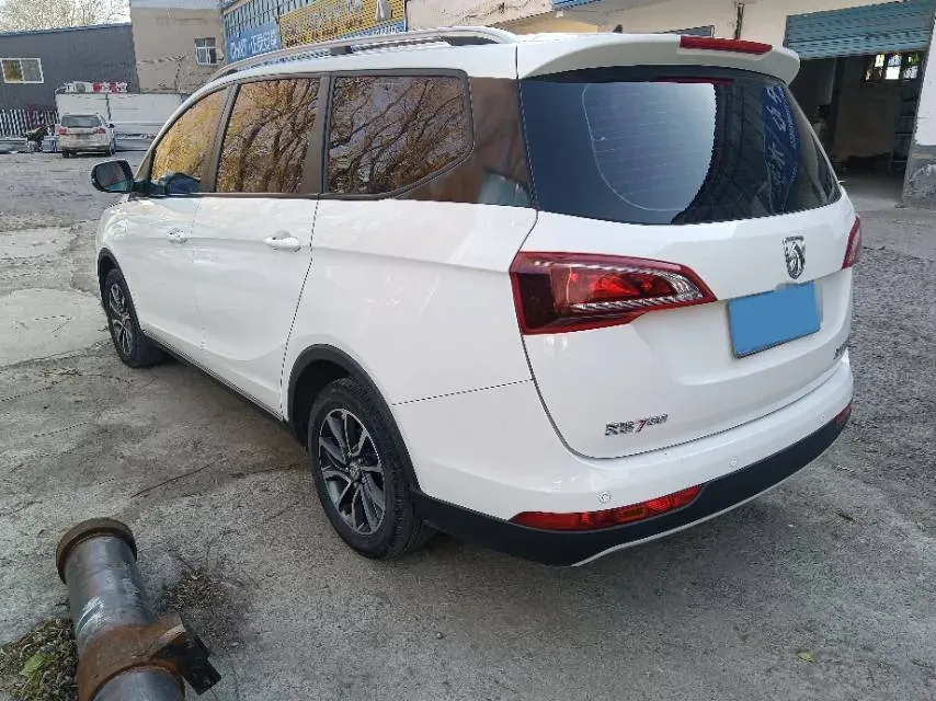 2021 BaoJun 730 1.5L 105HP L4 6MT,autocango,china used car exporter,china ev exporter,chinese used car exporter,chinese used ev exporter