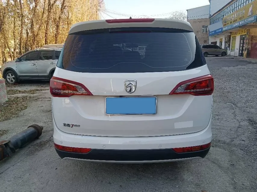 2021 BaoJun 730 1.5L 105HP L4 6MT,autocango,china used car exporter,china ev exporter,chinese used car exporter,chinese used ev exporter