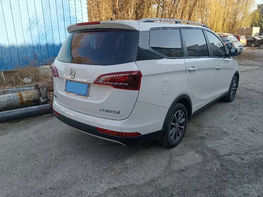 2021 BaoJun 730 1.5L 105HP L4 6MT,autocango,china used car exporter,china ev exporter,chinese used car exporter,chinese used ev exporter