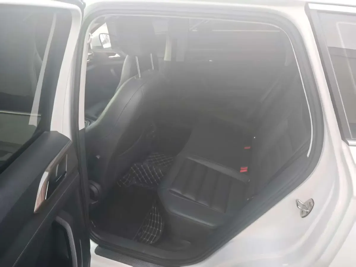 2019 MINI MINI 1.5T 102HP L3 7DCT,autocango,china used car exporter,china ev exporter,chinese used car exporter,chinese used ev exporter