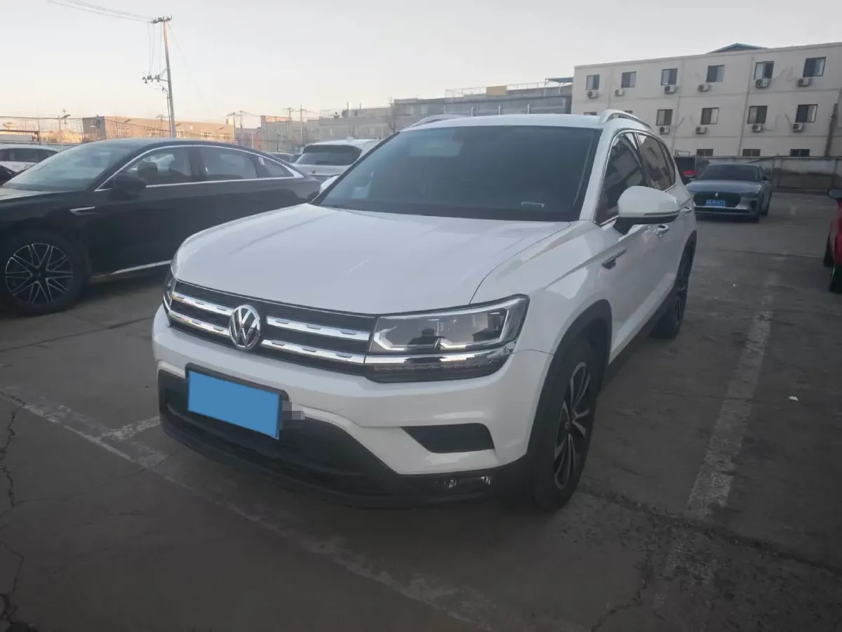 2019 MINI MINI 1.5T 102HP L3 7DCT,autocango,china used car exporter,china ev exporter,chinese used car exporter,chinese used ev exporter