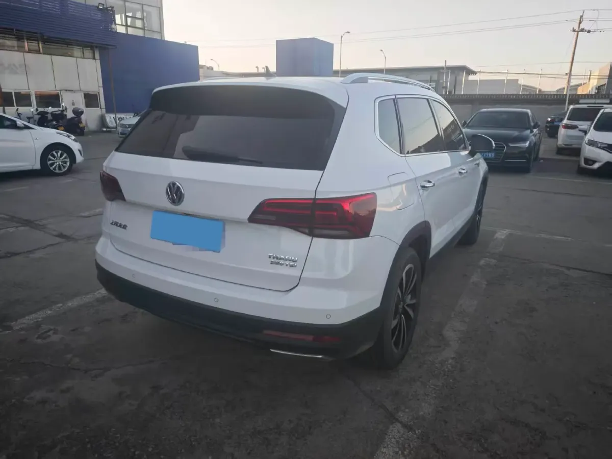 2019 MINI MINI 1.5T 102HP L3 7DCT,autocango,china used car exporter,china ev exporter,chinese used car exporter,chinese used ev exporter