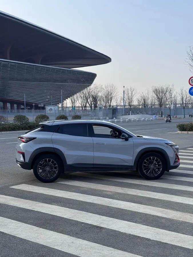 2021 ChangAn UNI-T 1.5T 180HP L4 7DCT,autocango,china used car exporter,china ev exporter,chinese used car exporter,chinese used ev exporter