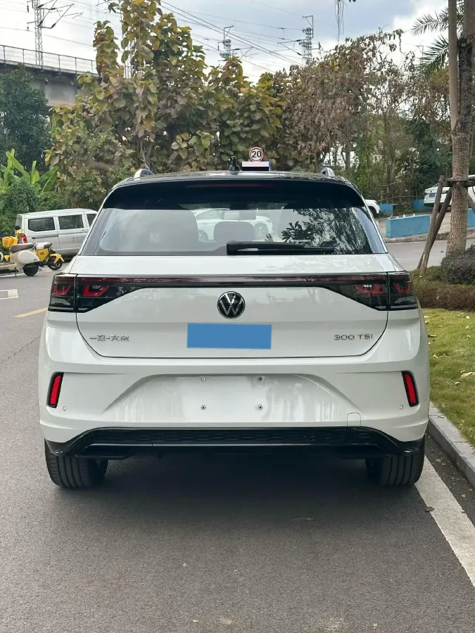 2025 Volkswagen T-Roc 1.5T 160HP L4 7DCT,autocango,china used car exporter,china ev exporter,chinese used car exporter,chinese used ev exporter