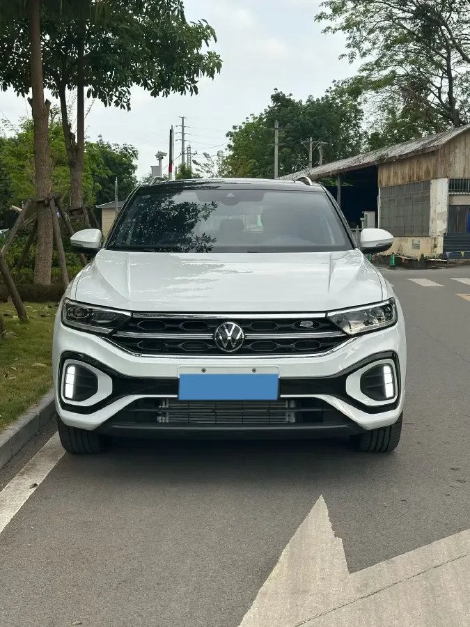 2025 Volkswagen T-Roc 1.5T 160HP L4 7DCT,autocango,china used car exporter,china ev exporter,chinese used car exporter,chinese used ev exporter
